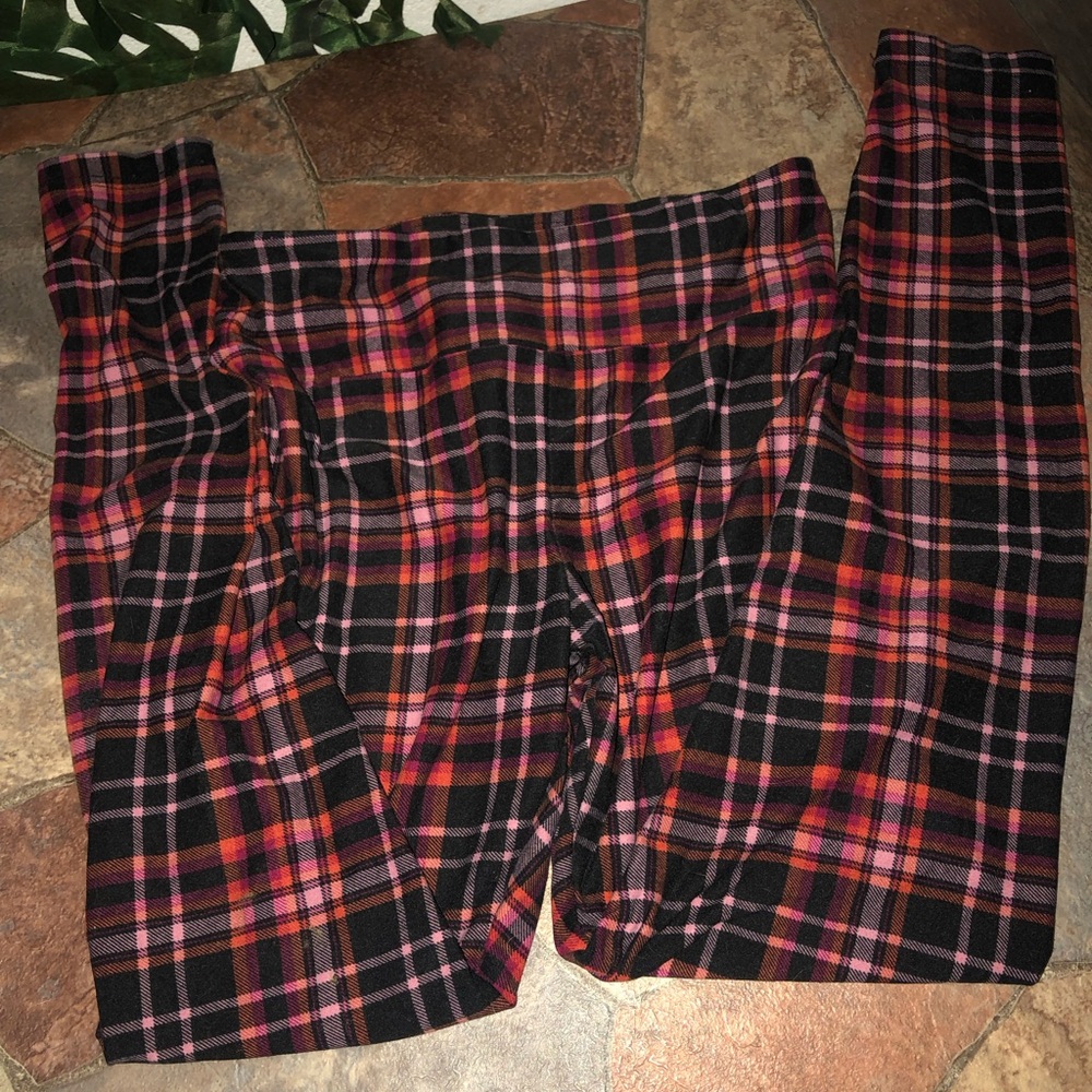 No Boundaries Black and Red Plaid Leggings